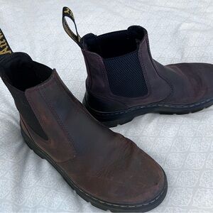 Doc Marten Embury Chelsea Boot Unisex W9,M7